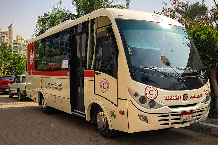 Rothalbmond-Bus in Kairo